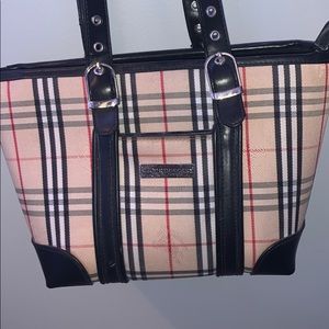 Burberry purse
